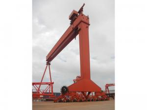 造船門式起重機